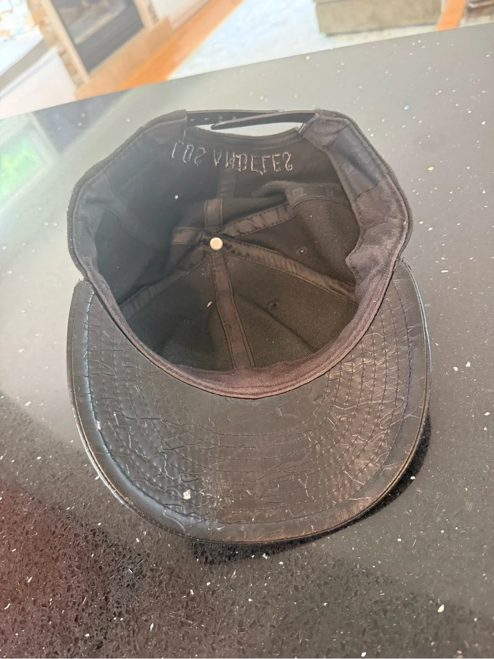 N/A black snapback
